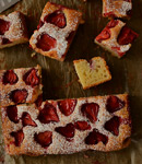 Jogurtowe ciasto z truskawkami