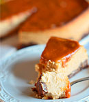 Sernik karmelowy na czekoladowym spodzie z polew� ze s�onego karmelu 