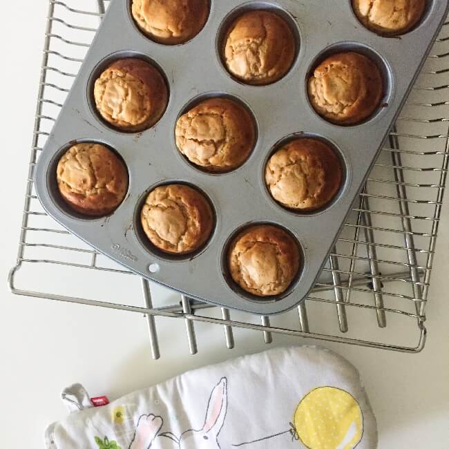 Muffiny bananowe bezglutenowe z mas�em orzechowym