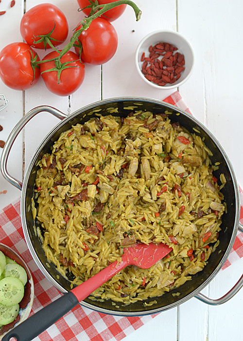 Pilaw z kurczaka z makaronem orzo