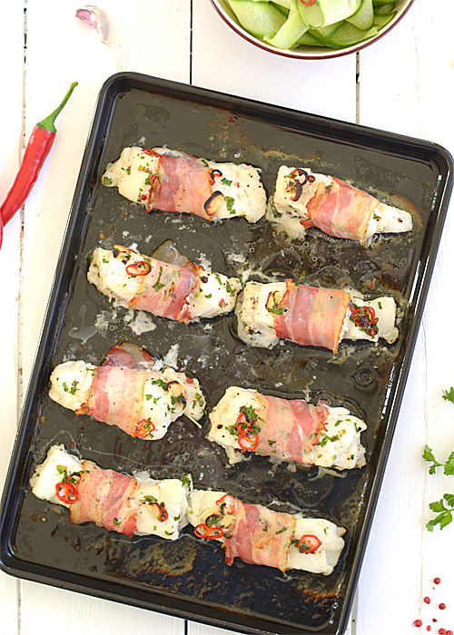 Filety rybne zapiekane w boczku na ostro