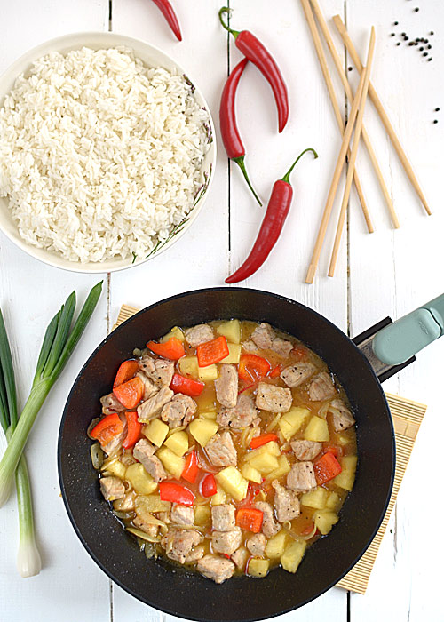 Schab z ananasem i papryk� w sosie s�odko-kwa�nym