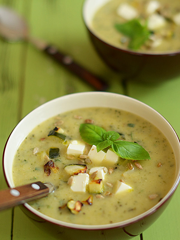 Zupa z pieczonej cukinii