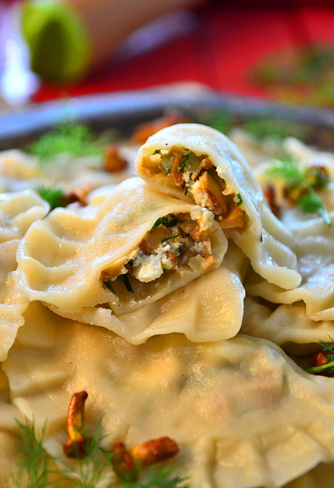 Pierogi z kurkami i fet�