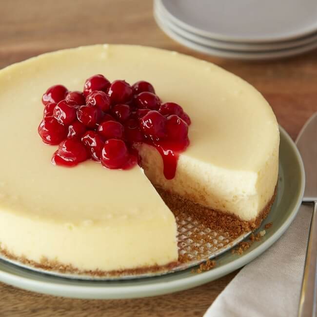 Sernik z bia�� czekolad�