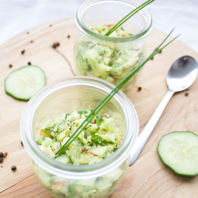 Sa�atka z awokado i jab�ka