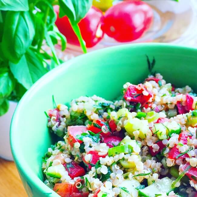 Sa�atka z tabuleh z quinoa