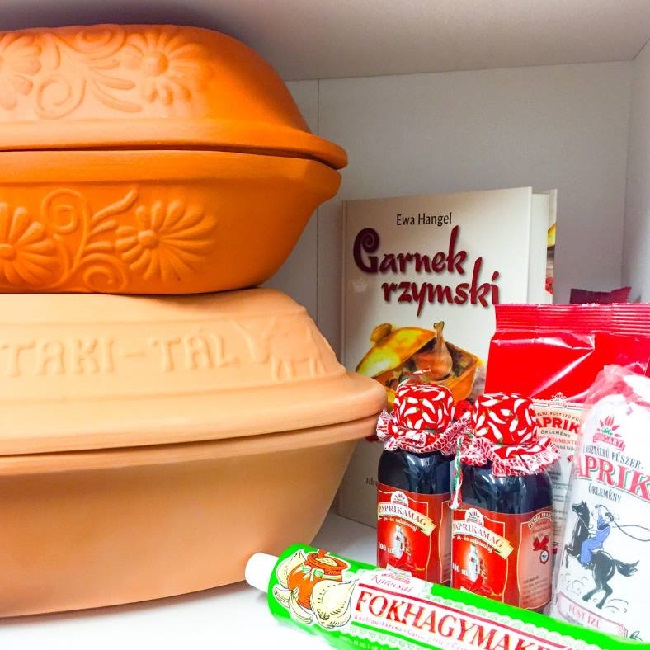 Pokie�baszone ziemniaki z cebul� w garnku rzymskim