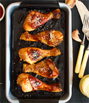 Pieczone udka w sosie czosnkowym z miodem i posypk� sezamow�