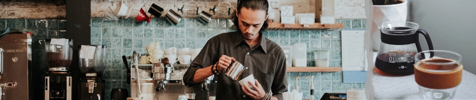 w kawiarnie ch�tnie sprzedaj� kaw� do w�asnych kubk&oacute;w