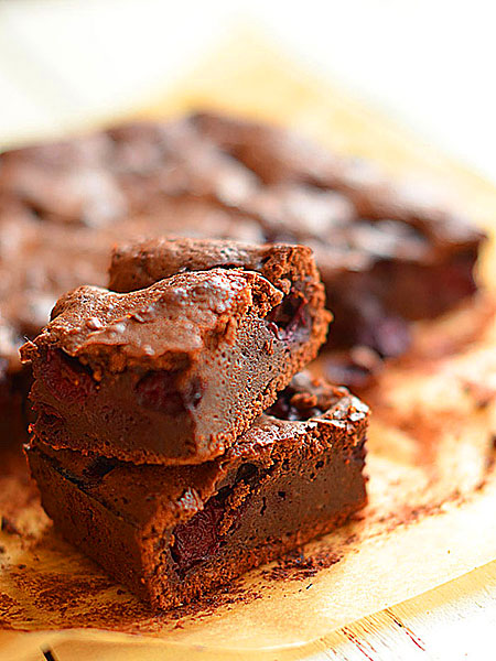 Brownie z wi�niami i delikatnym akcentem chilli