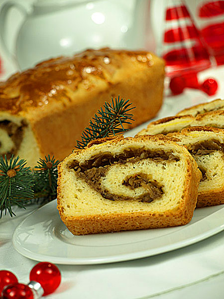 Kulebiak z nadzieniem z kapusty kiszonej i grzyb�w