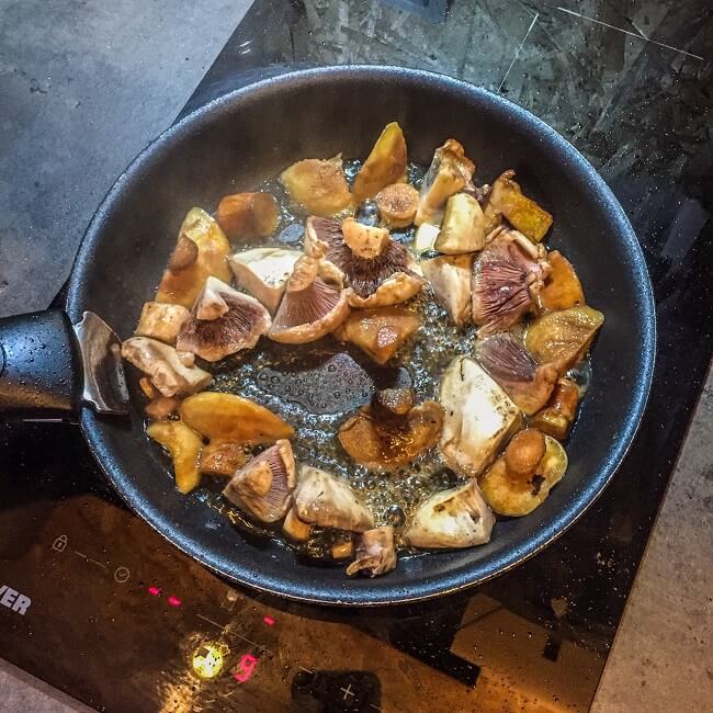 sma�ymy grzyby na patelni z AleDobre