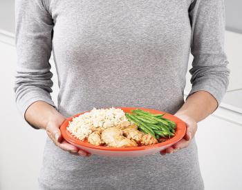 Talerz z przykrywk� do kuchenki mikrofalowej - Joseph Joseph