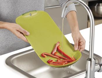 Deska z cedzakiem Chop&Drain, zielona - Joseph Joseph