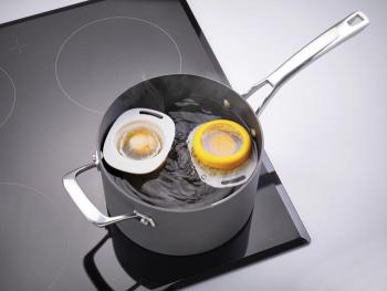 Zestaw do jajek w koszulce Poach-Pro - Joseph Joseph