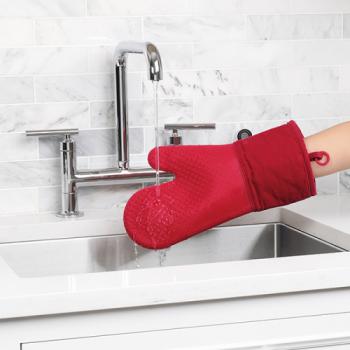 R�kawica kuchenna silikonowa, czerwona - GoodGrips - OXO 