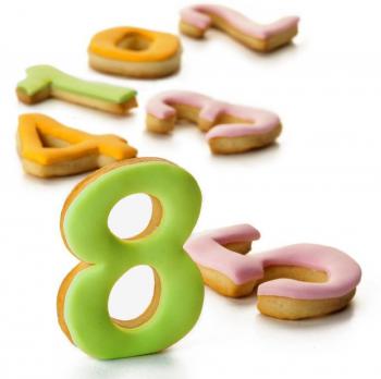 Foremki do wykrawania cyfr z masy cukrowej (14 element�w) - Ibili