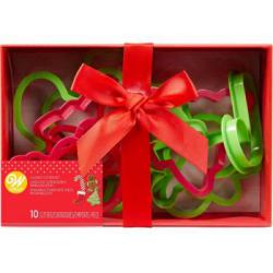 Foremki plastikowe do wykrawania ciastek w kszta�tach 