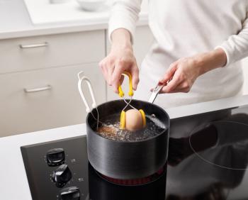 a.Uchwyty do gotowania jajek (2 sztuki) - O-Tongs - Joseph Joseph
