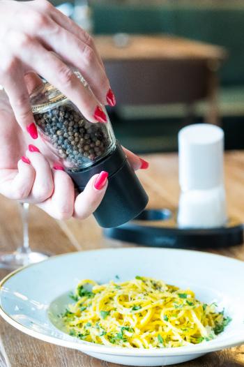 M�ynki do soli i pieprzu (2 szt.) - Livio - Vialli Deisgn 