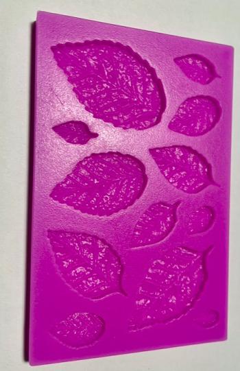 Foremka do wyciskania z masy cukrowej listki mix - Sprinkle IT!