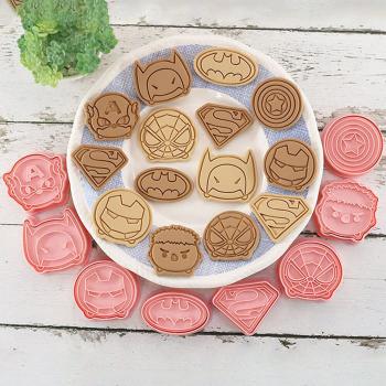 Foremki do wycinania ciasteczek ze stemplem zestaw, superbohaterowie-avengers (8 sztuk)  - CL