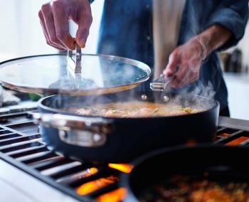 Patelnia ze sk�adanym uchwytem i pokrywk� (�rednica: 28 cm) - Space - Joseph Joseph