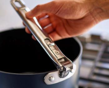 Rondel ze sk�adanym uchwytem i pokrywk� (�rednica: 23 cm) - Space - Joseph Joseph