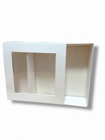 Pude�ko na czekoladki (18 x 18 x 5 cm) bia�e - Podk�ady Cukiernicze Julita