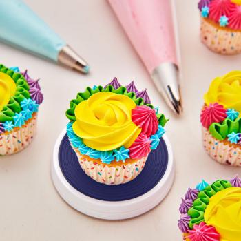 Mini talerz do dekoracji ciast, antypo�lizgowy (�rednica: 10 cm) - Wilton