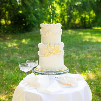 Topper Happy Birthday akrylowy, z�oty z pikerem - PartyPal